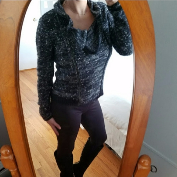 Asymmetrical grey zip jacket sweater - Picture 2 of 5